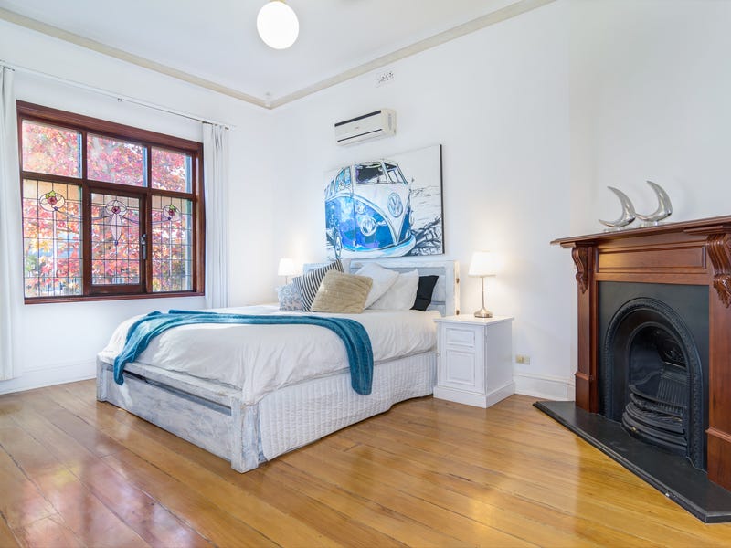 This 3 Bedroom character home 12