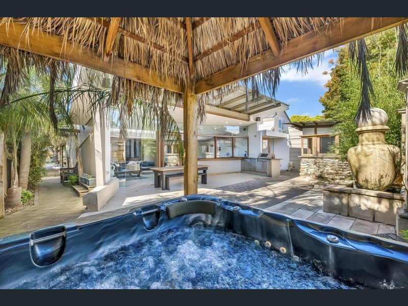 This 3 Bedroom character home 21