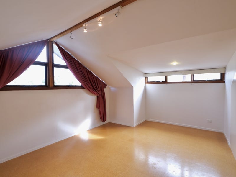 Lovely Family home 10