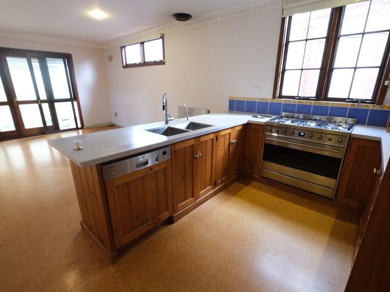 Lovely Family home 17