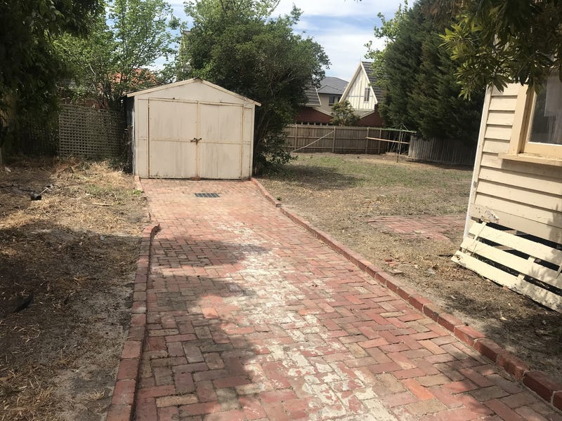 5BR solid Brick House in 6