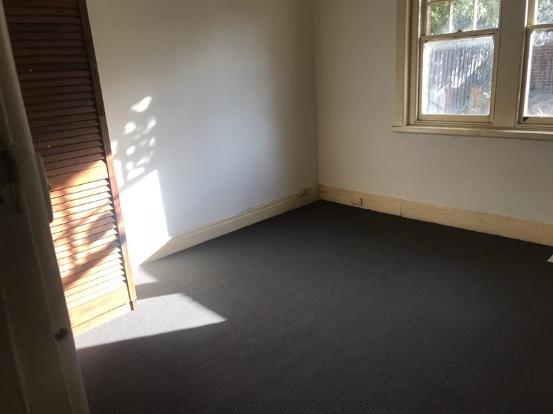 5BR solid Brick House in 12