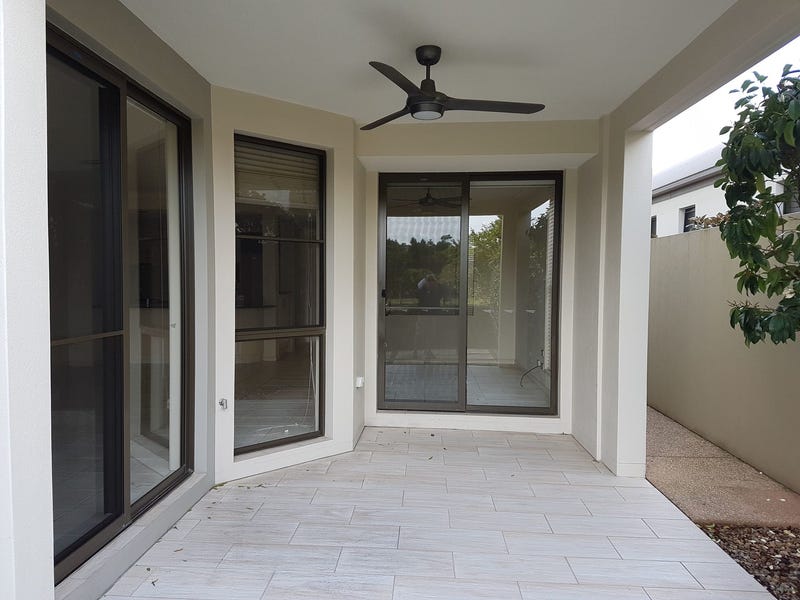 3 BEDROOM TOWNHOUSE IN THE 4