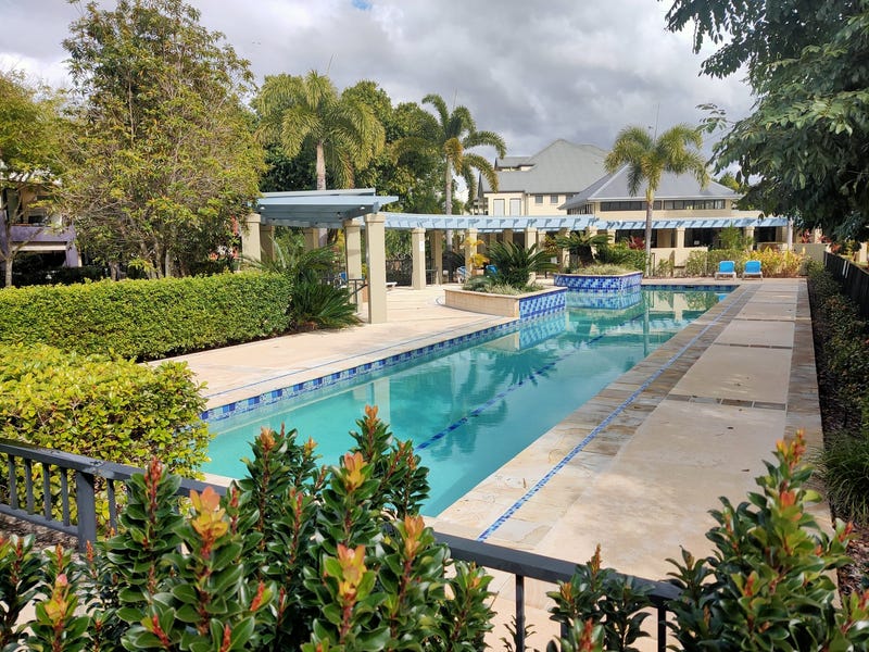 3 BEDROOM TOWNHOUSE IN THE 9