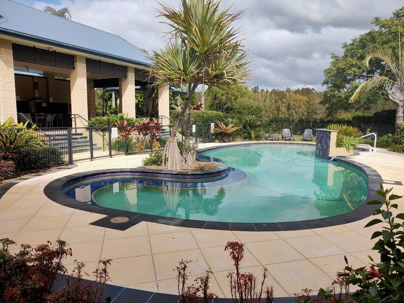 3 BEDROOM TOWNHOUSE IN THE 11