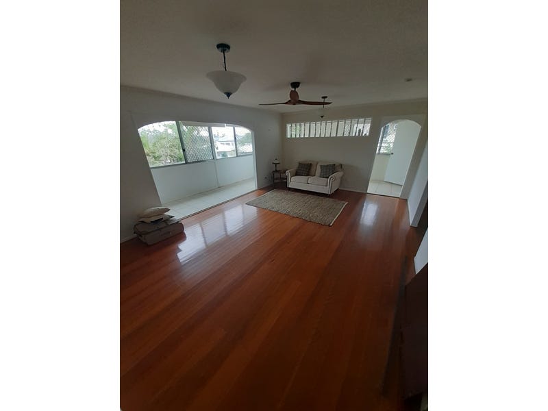 Spacious Studio/Unit with Large Courtyard 3
