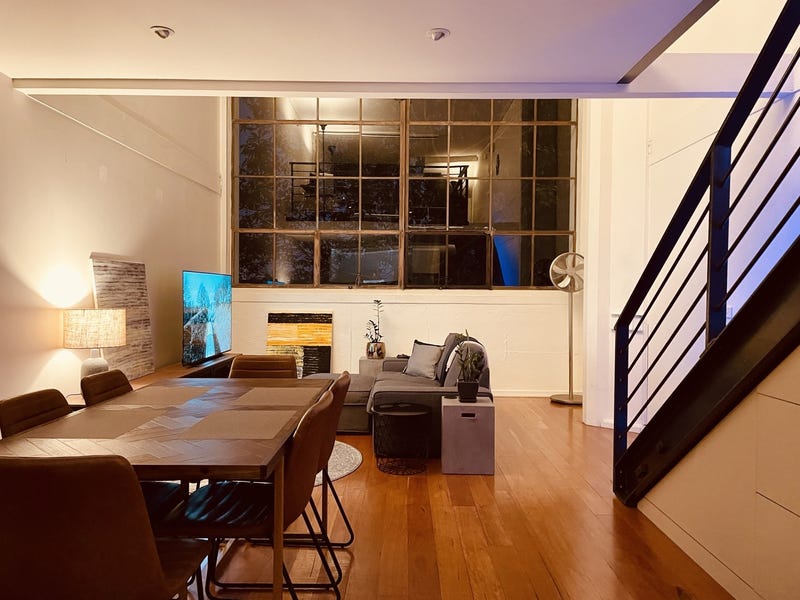 Oversized New York Warehouse Loft 6