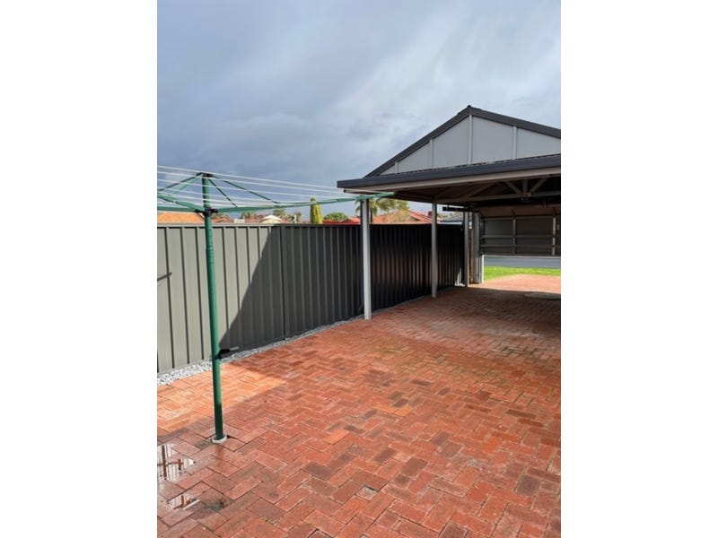 Lovely spacious street front 3 10