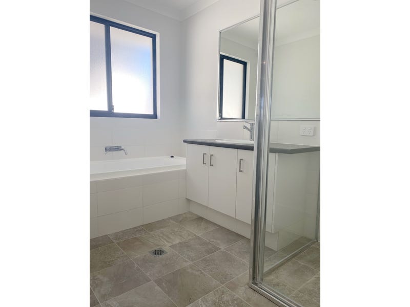 Brand new modern home 11