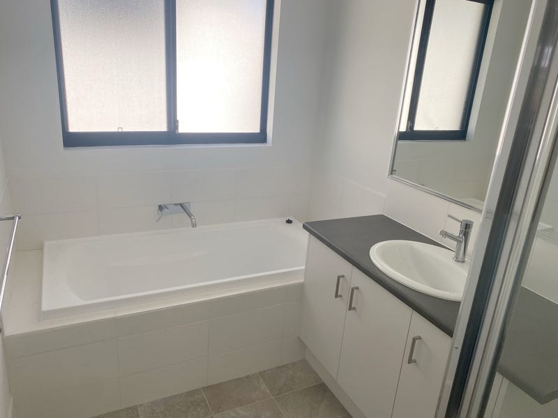 Brand new modern home 14