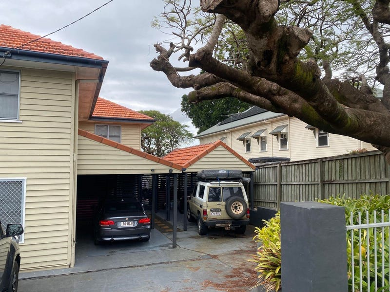 Three bedroom duplex with large 12