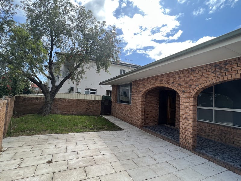 Newly Renovated House Close to Campbelltown Mall