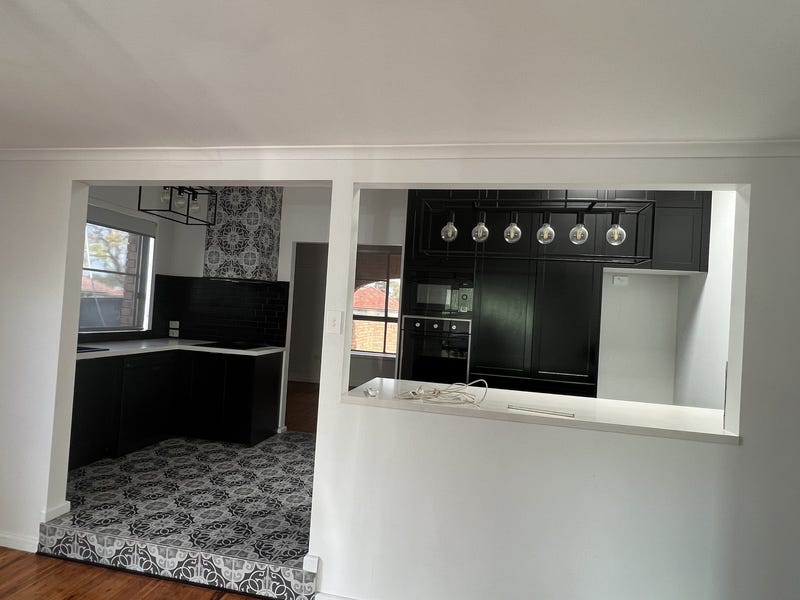 Newly Renovated House Close to 6