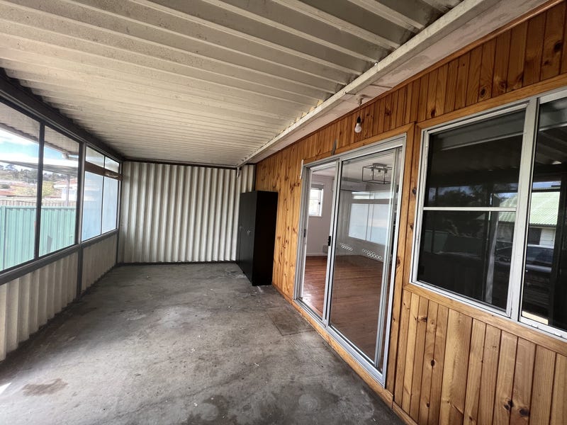 Newly Renovated House Close to 14