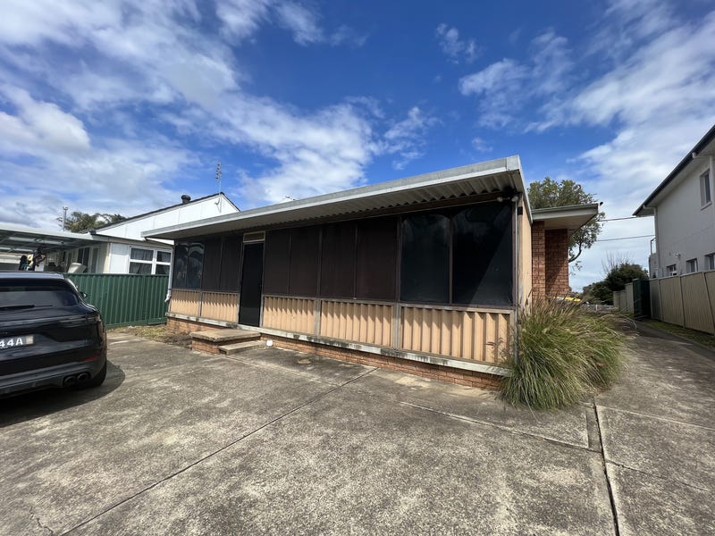 Newly Renovated House Close to 15