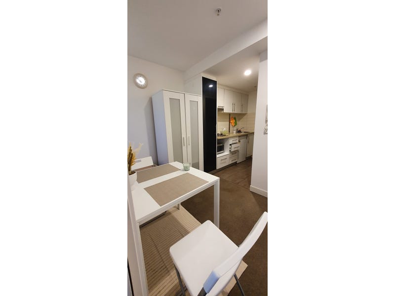 Furnished Unit – Walking distance 4