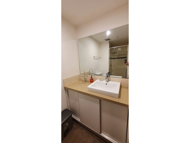 Furnished Unit – Walking distance 6