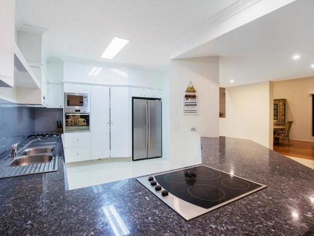 GREAND MODERN HOME FOR RENT 13