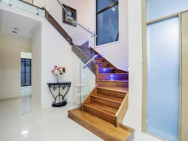 GREAND MODERN HOME FOR RENT 17