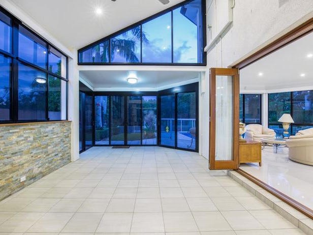 GREAND MODERN HOME FOR RENT 25