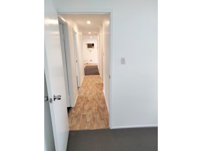 Newly Renovated,Highly Desired Neighborhood near 8