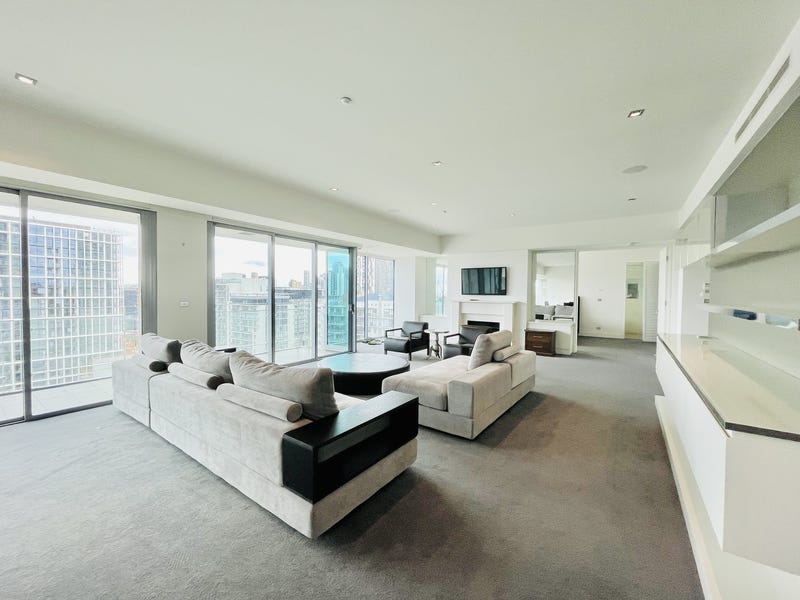 Luxurious Living in Royal Domain 1