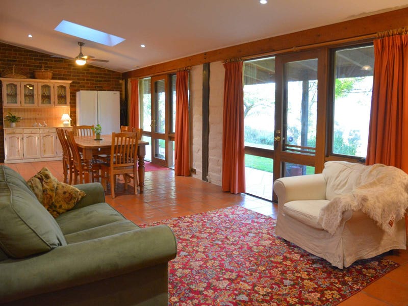 Nearly 3 acre property in 5