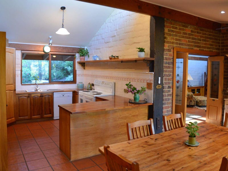 Nearly 3 acre property in 6