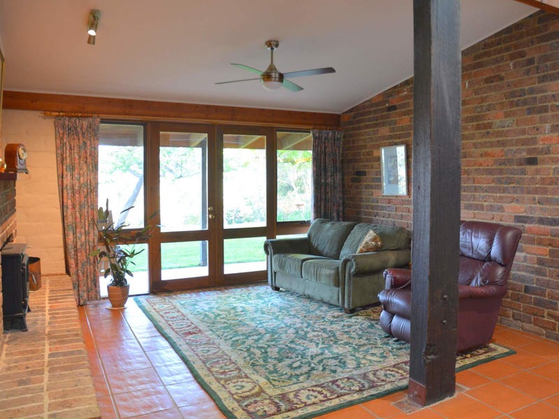 Nearly 3 acre property in 7