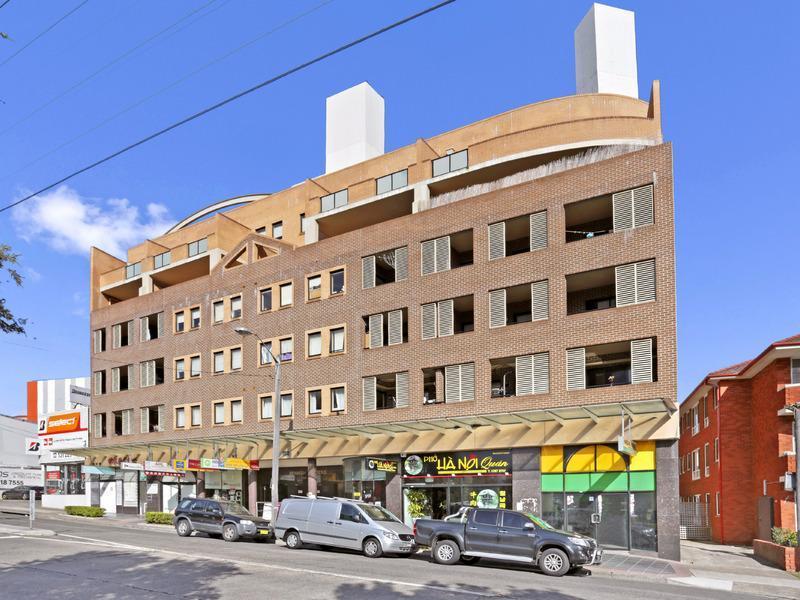 Top Floor Executive Apartment with 7
