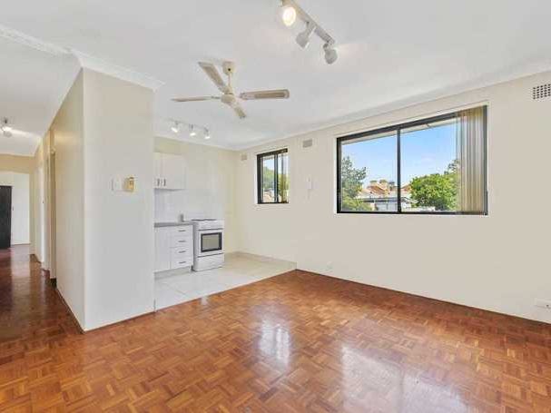Sun-filled 2 bedroom apartment in the heart of Glebe