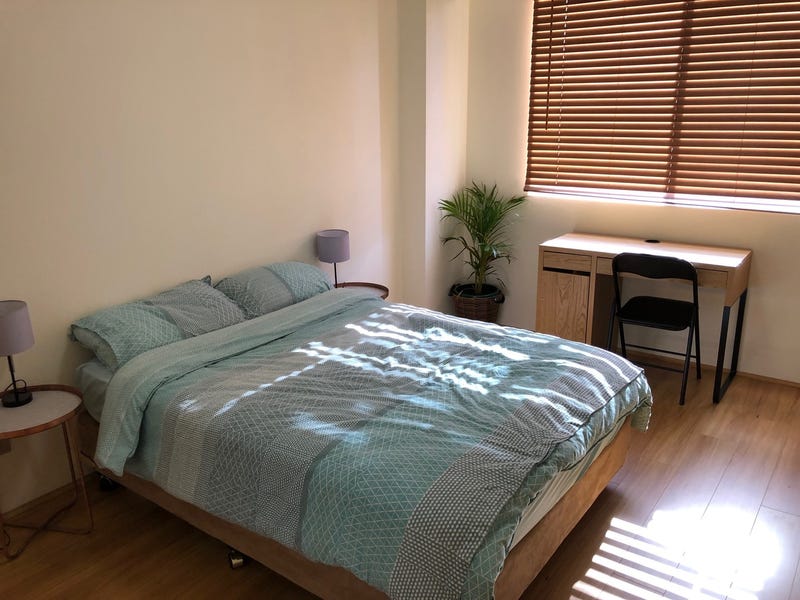 1BR APARTMENT w PARKING | 5