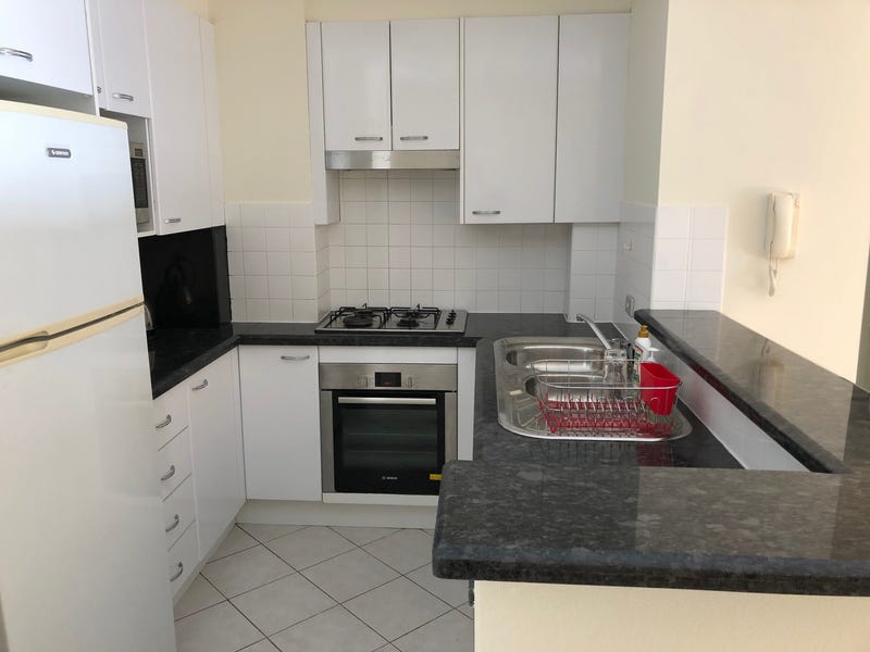 1BR APARTMENT w PARKING | 8
