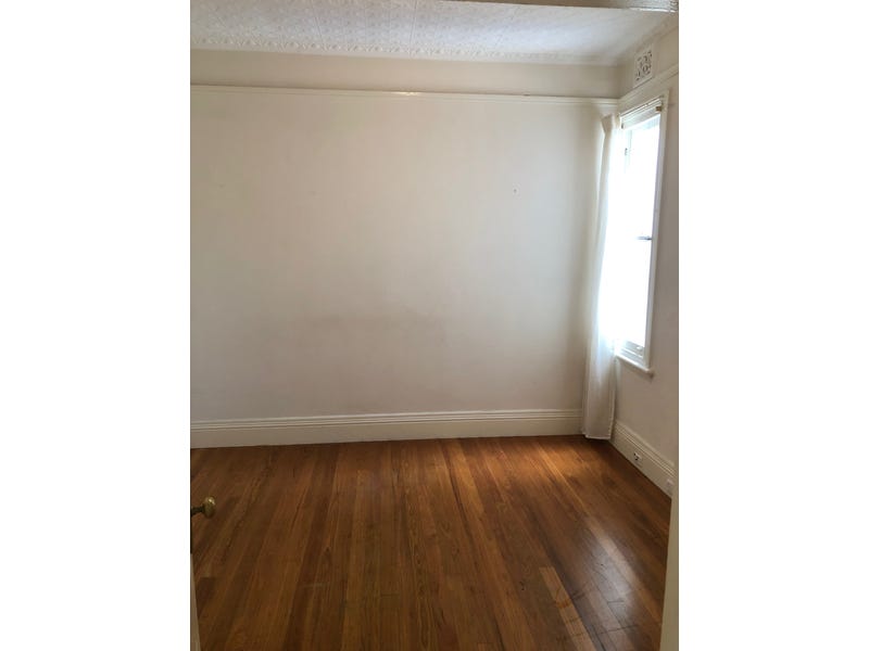 $800 per week 5