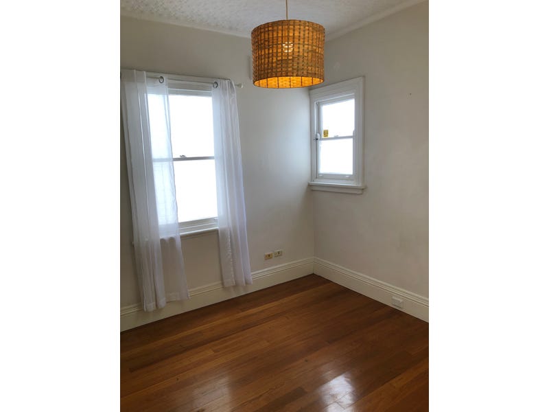 $800 per week 6