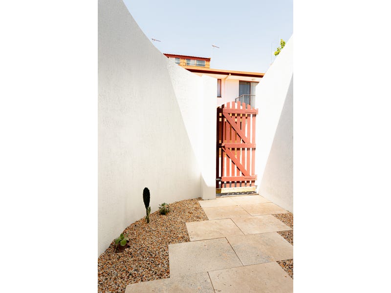 Newly renovated townhouse