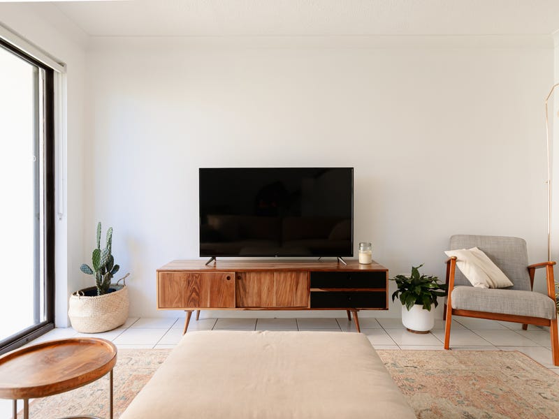 Newly renovated townhouse 6