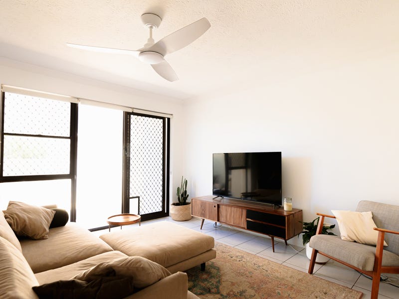 Newly renovated townhouse 13