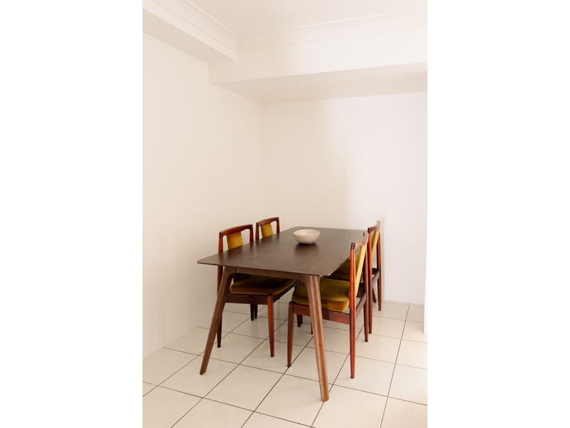 Newly renovated townhouse 15
