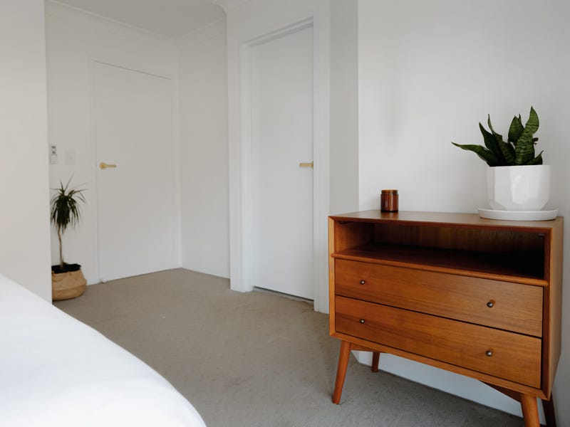 Newly renovated townhouse 20