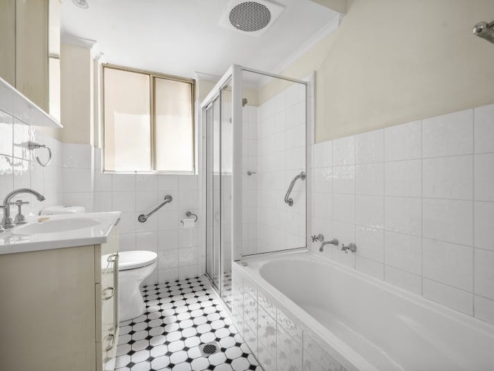 ** Now Leased ** $490 4