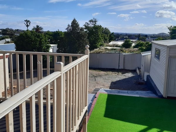 Fresh & Lovely big 4 bedroom in Highly Desired Neighborhood with large deck views!
