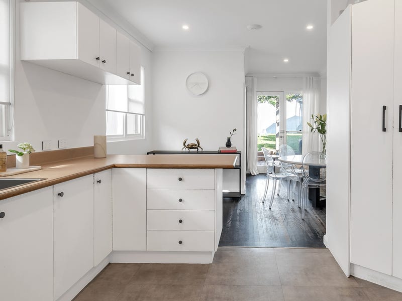 Spacious Eastern Suburbs Family Residence 24