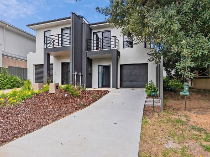 Stylish, light filled, low maintenance modern living!