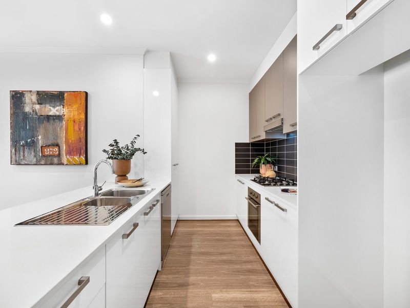 Stylish, light filled, low maintenance 5