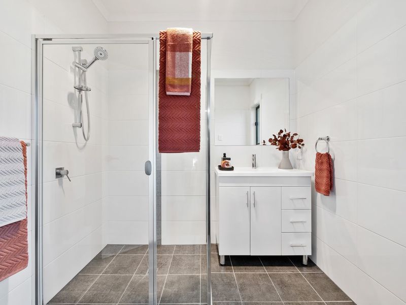 Stylish, light filled, low maintenance 10