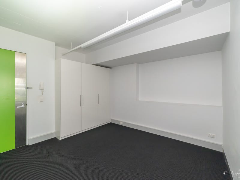 Docklands Waterfront 1-Bed Residence with 4