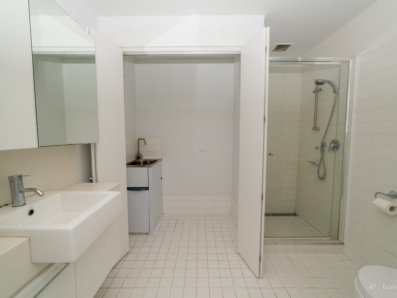 Docklands Waterfront 1-Bed Residence with 6