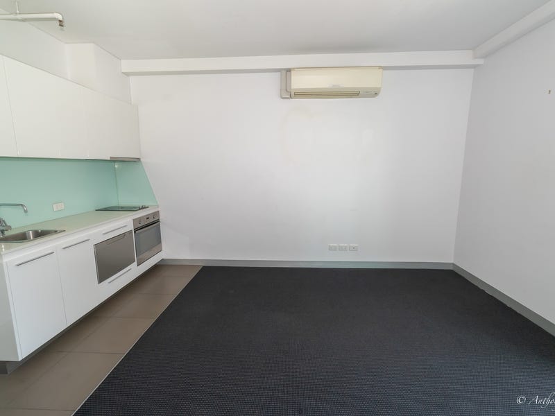 Docklands Waterfront 1-Bed Residence with 8