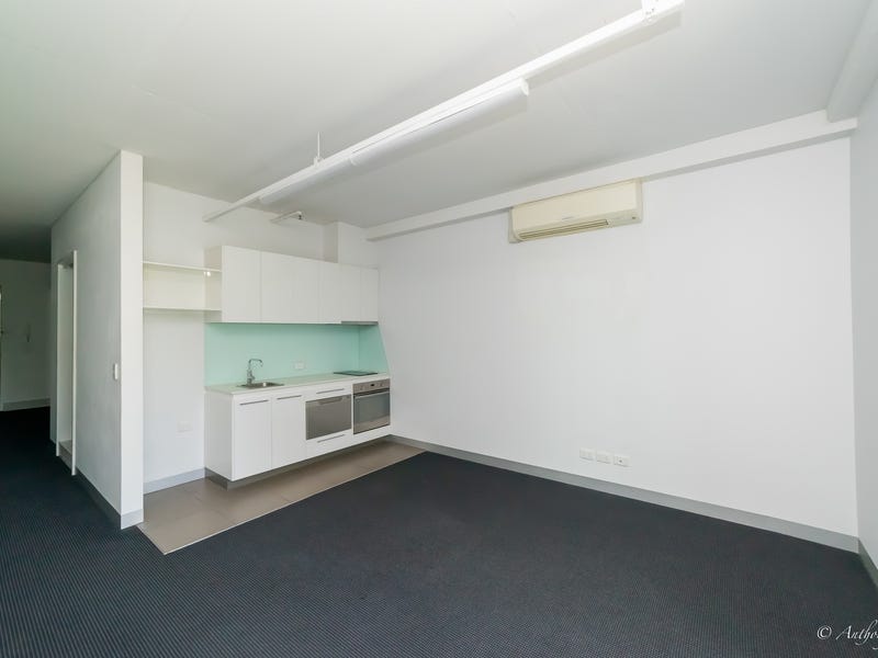 Docklands Waterfront 1-Bed Residence with 9